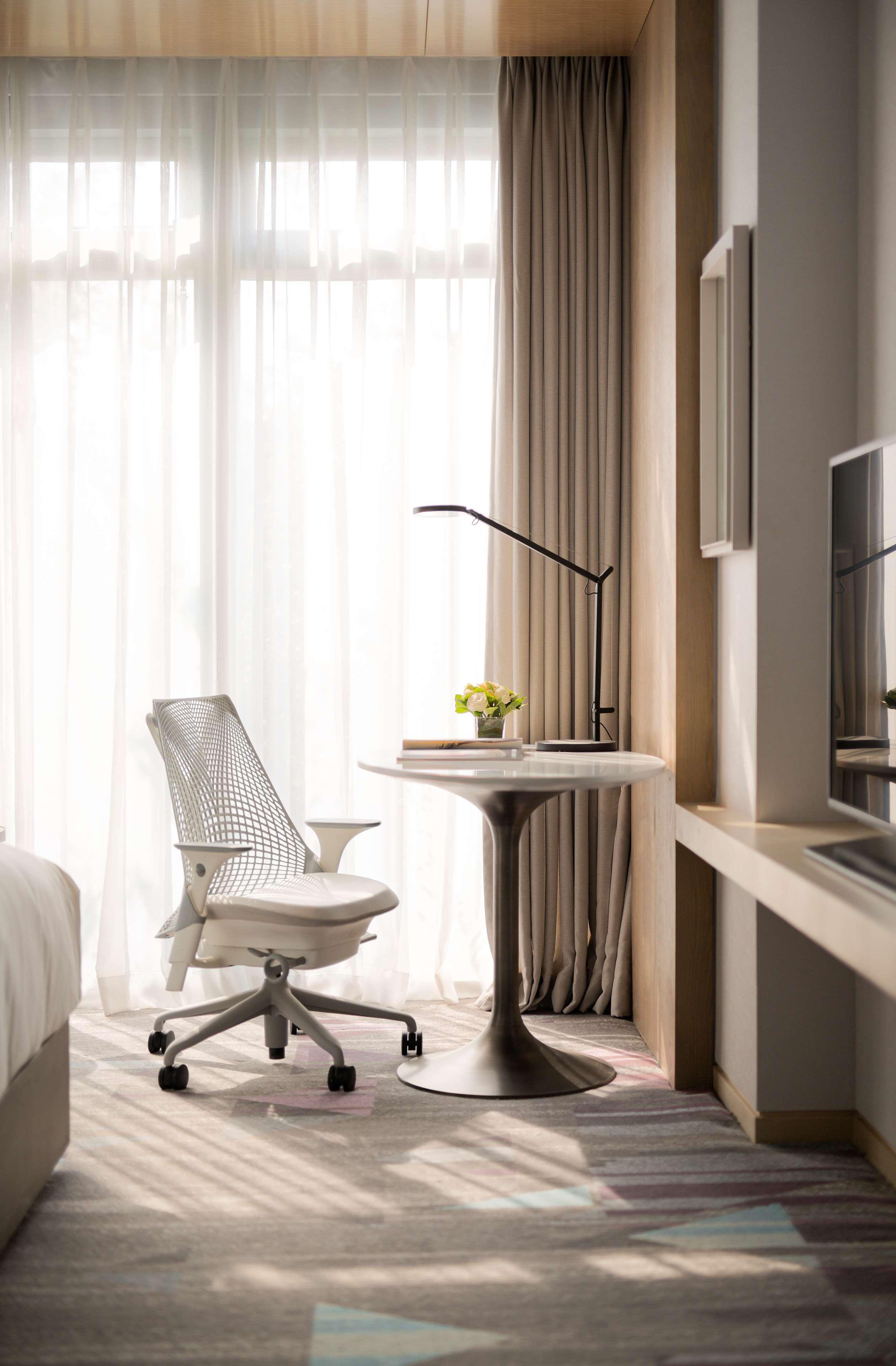 Hilton Garden Inn Shenzhen World Exhibition & Convention Center ภายนอก รูปภาพ