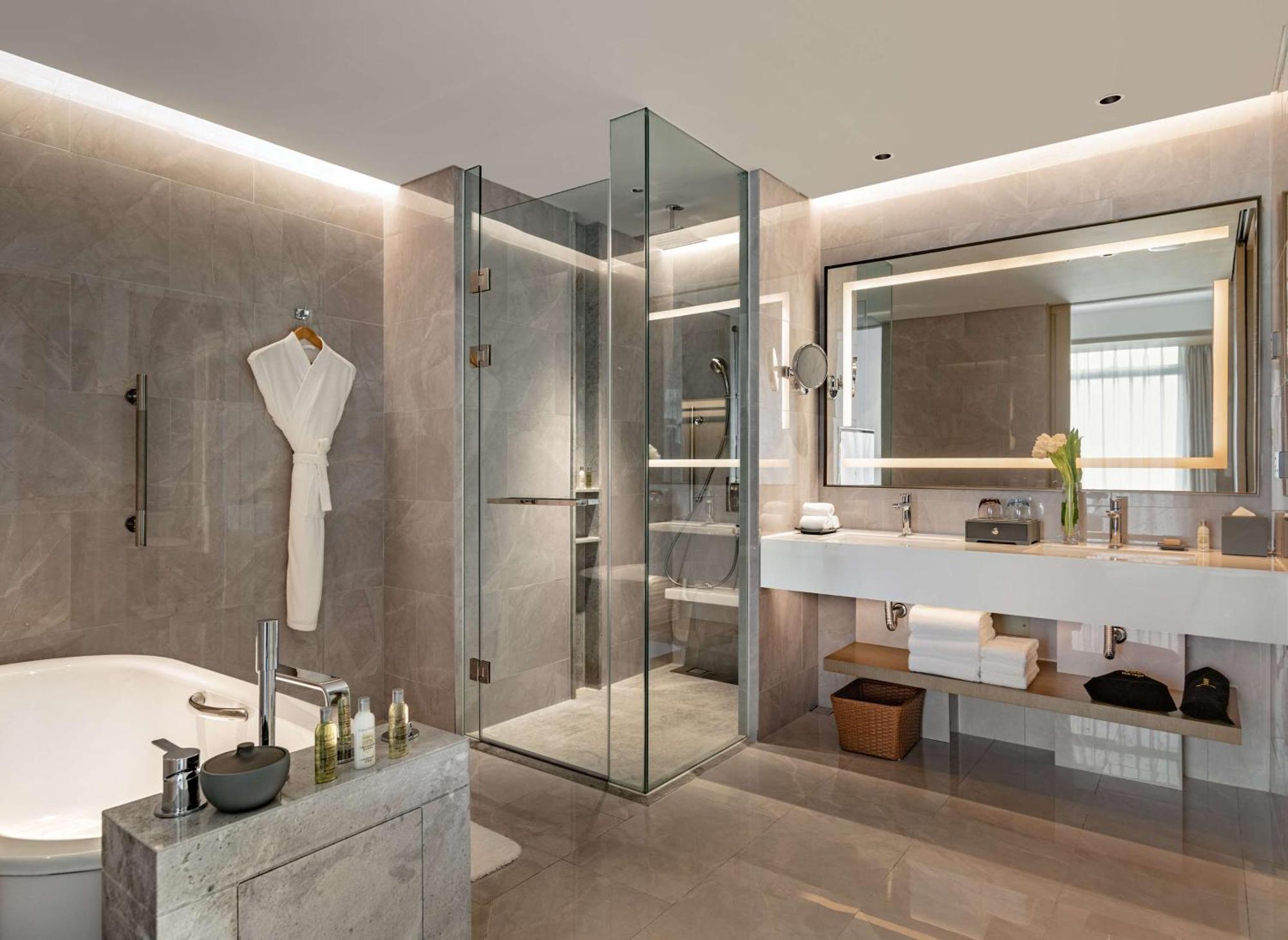 Hilton Garden Inn Shenzhen World Exhibition & Convention Center ภายนอก รูปภาพ