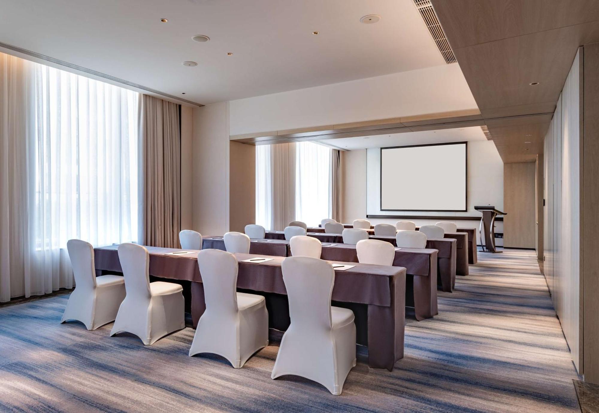 Hilton Garden Inn Shenzhen World Exhibition & Convention Center ภายนอก รูปภาพ
