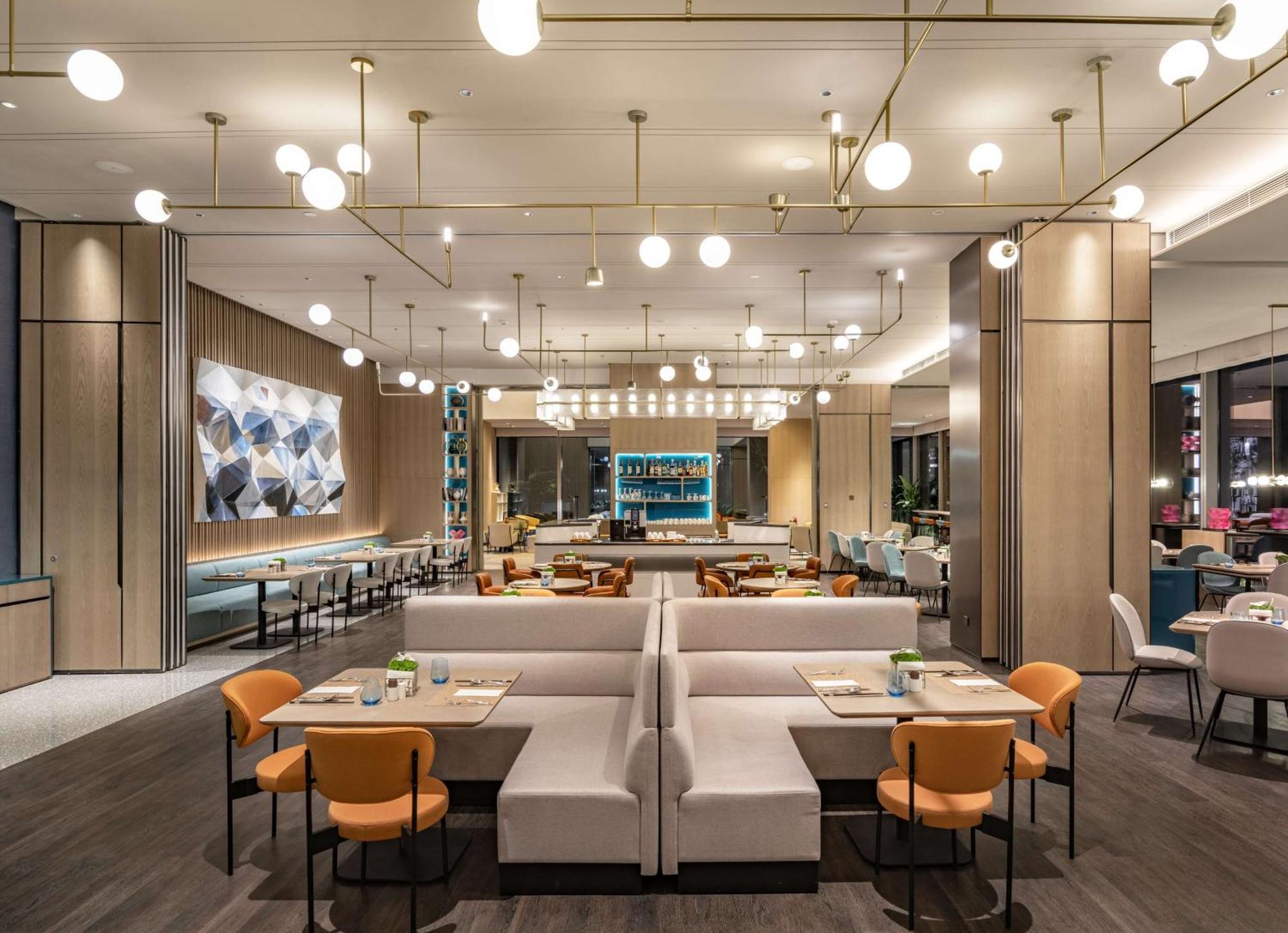 Hilton Garden Inn Shenzhen World Exhibition & Convention Center ภายนอก รูปภาพ